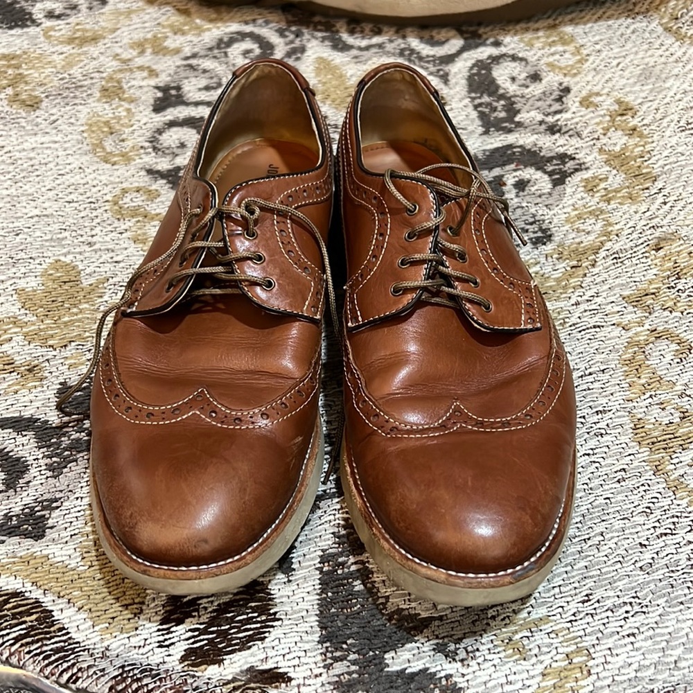 Johnston & Murphy Men’s Sheepskin Oxford shoes, size 9M.